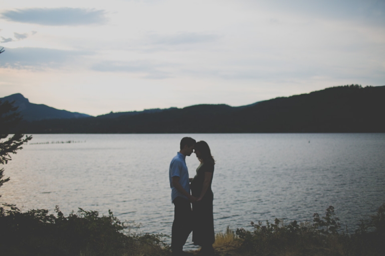 maternity photographer, Portland, OR