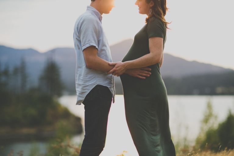 maternity photographer, Portland, OR