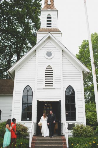 Oaks Pioneer Church wedding