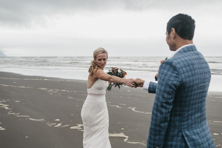 photojournalistic wedding photographer portland or