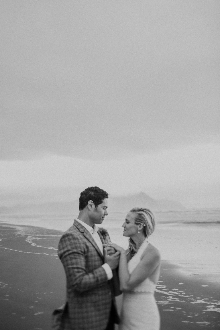 photojournalistic wedding photographer portland or