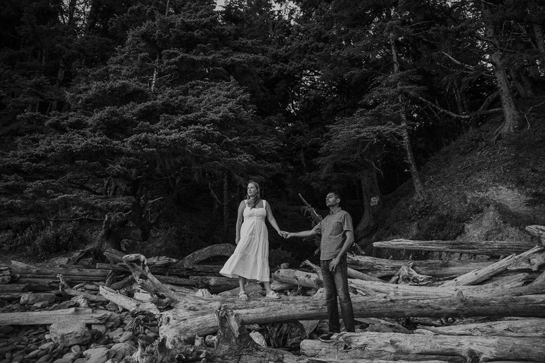 oregon coast engagement photos
