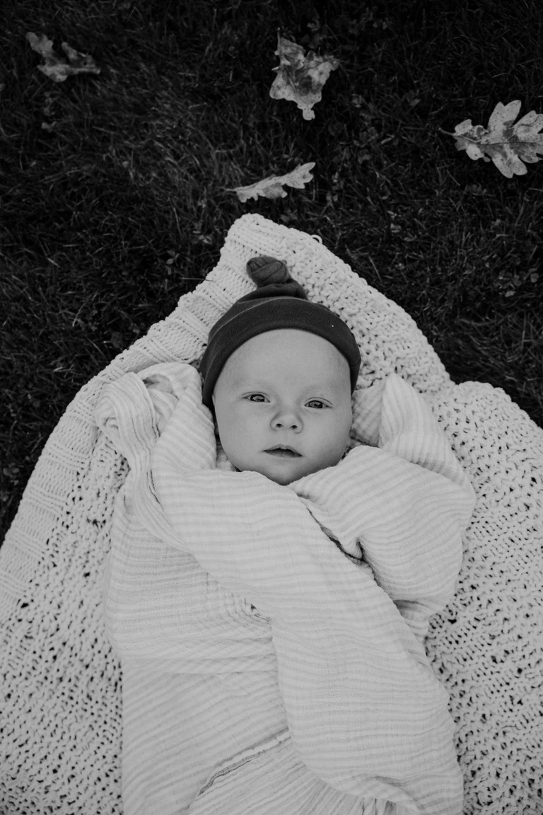 in home candid newborn photographer